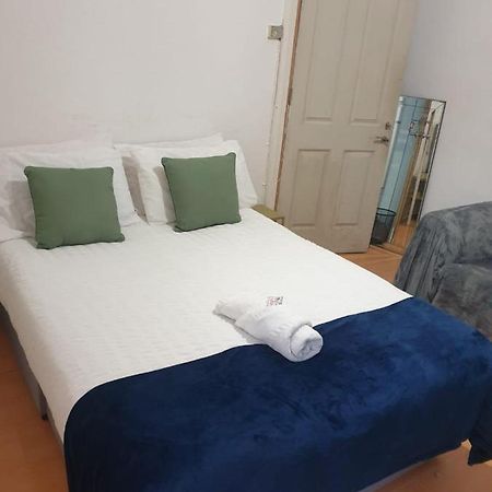 Balham, South London Spacious Guest House F2, 6 Rooms Available Dış mekan fotoğraf