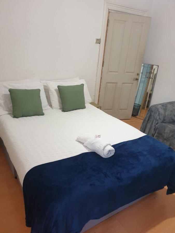 Balham, South London Spacious Guest House F2, 6 Rooms Available Dış mekan fotoğraf