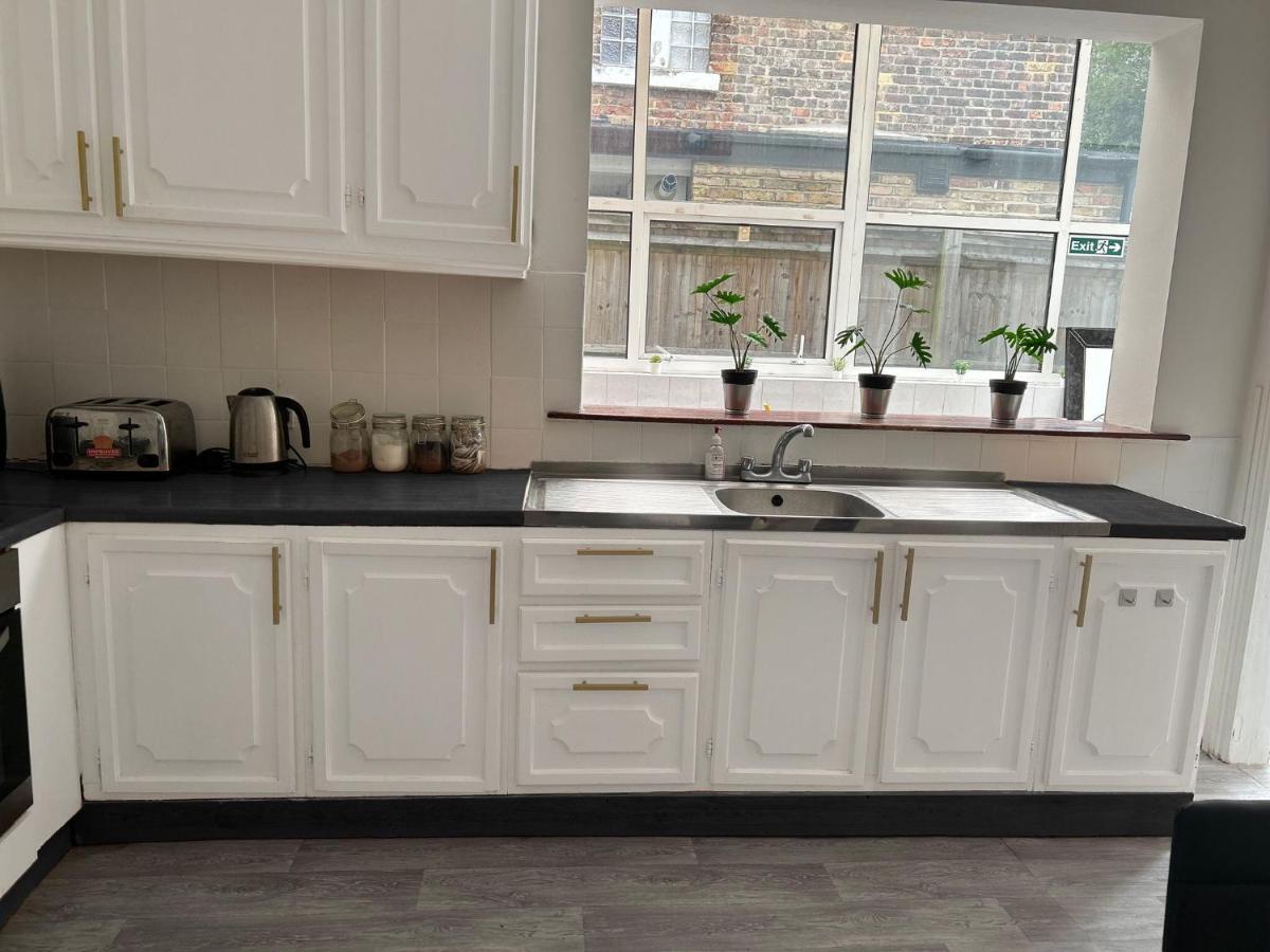 Balham, South London Spacious Guest House F2, 6 Rooms Available Dış mekan fotoğraf